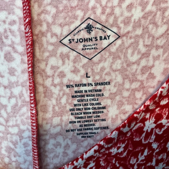 St. John’s Bay dress NWOT floral sleeveless Petite Large red white flowe… - Picture 6 of 6